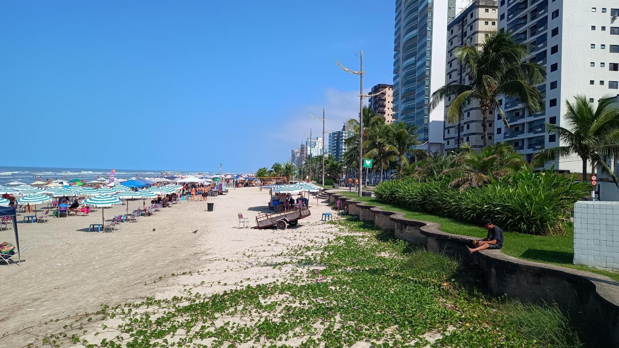 Apartamento Pe Na Areia Vila Caicara Прая-Гранди Экстерьер фото